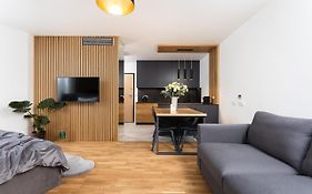 Inpoint Apartments G15 Near Old Town & Kazimierz District & Optional Paid Parking